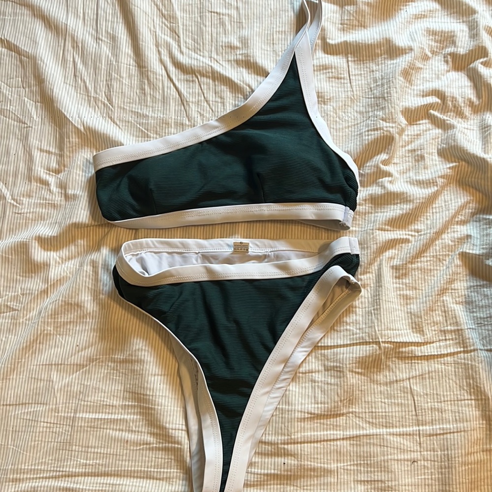 Popvil Color Contrast One Shoulder Green Patchwork Bikini Set (Size S)